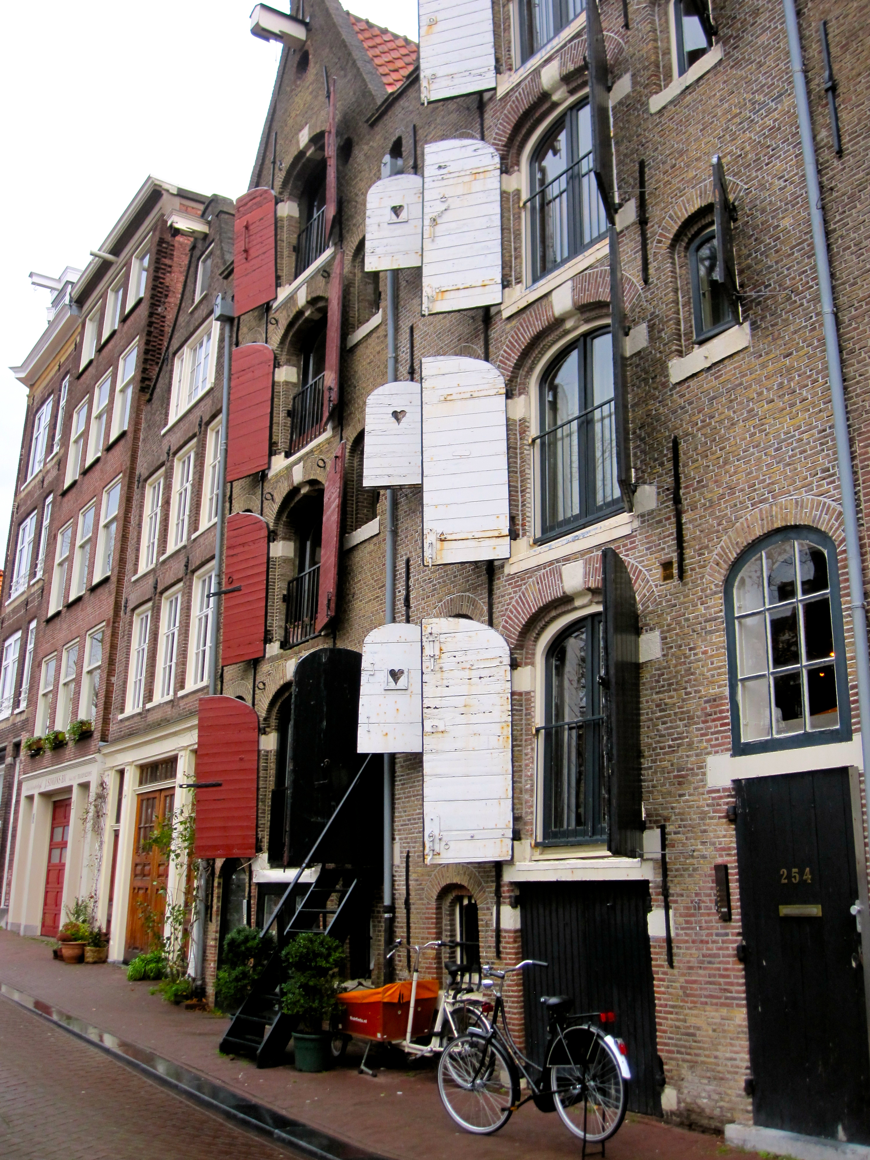 Heart Shutters Amsterdam