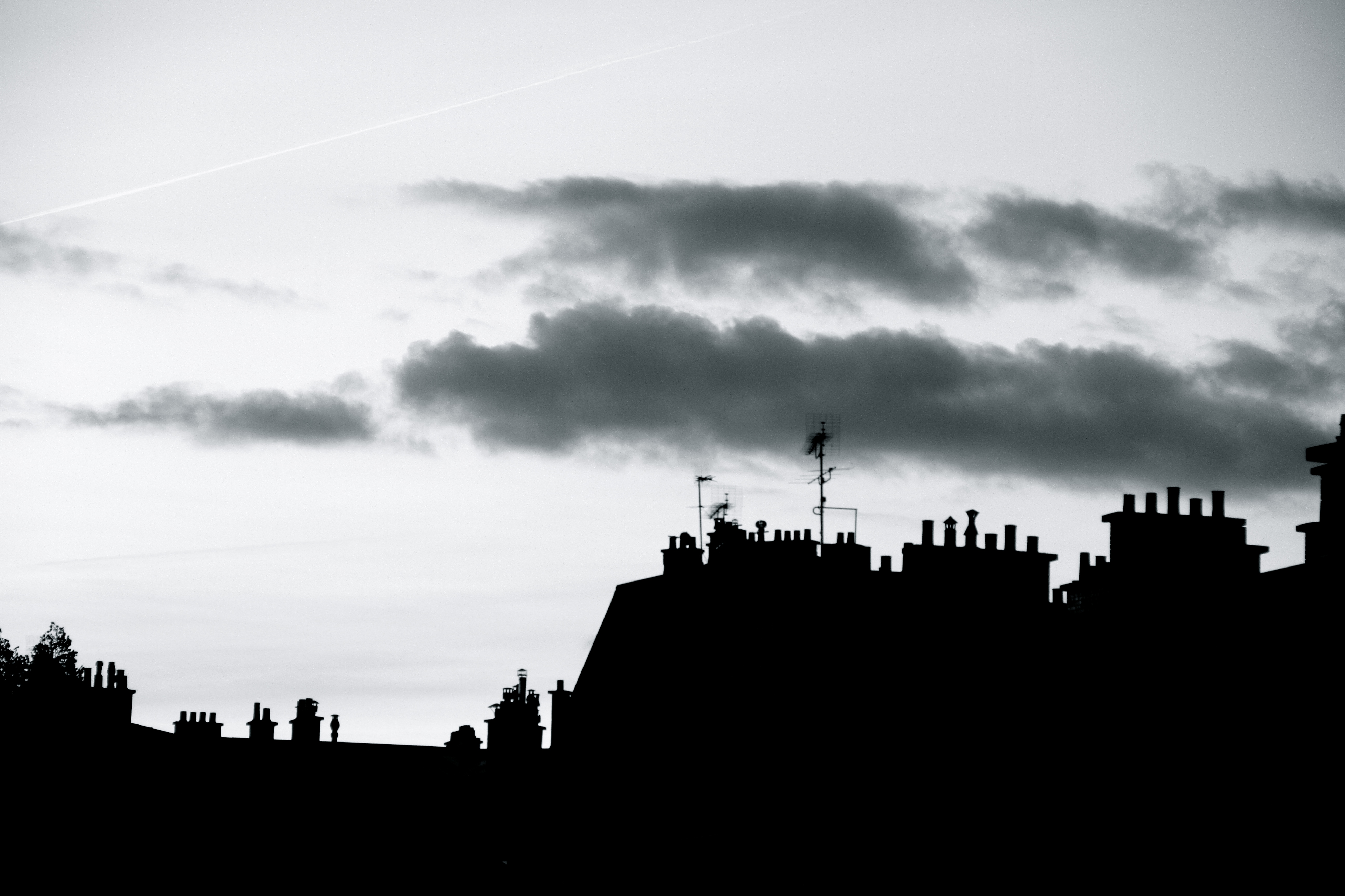 Parisrooftopsilhouette