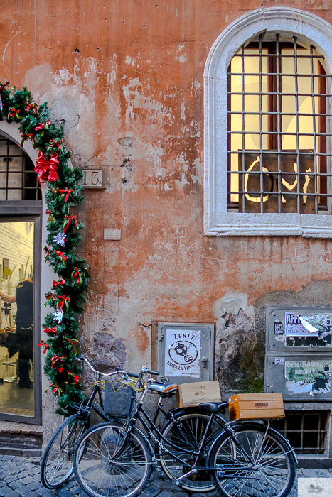 Julia Willard, Julie Willard, Falling Off Bicycles, Julia Arias, bike in France, American in Rome,, Christmas in Rome, cycle Rome