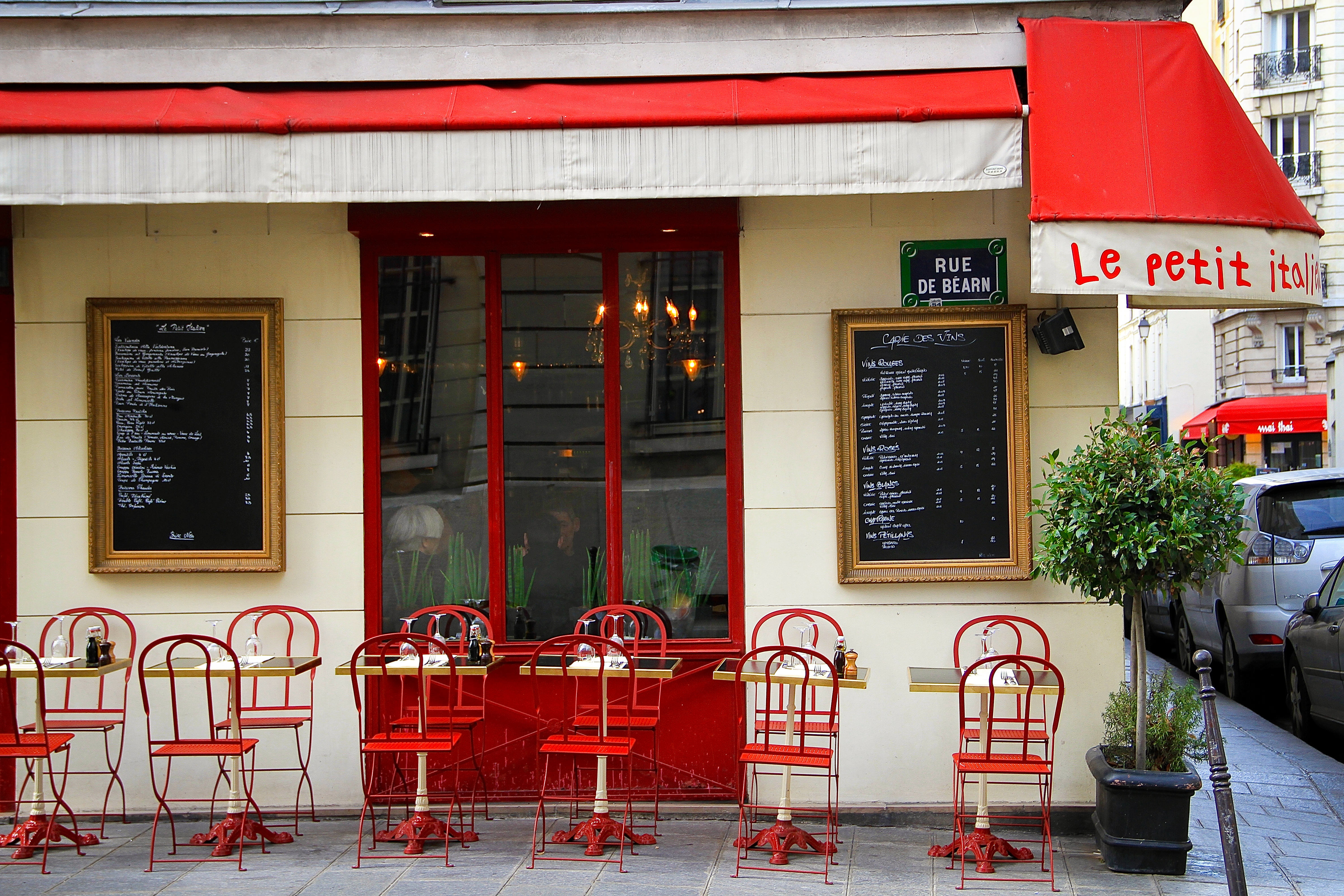 Julia Willard, Julie Willard, Valentine's Day, roses, red cafe, Parisian cafe, Paris, France, Paris photography