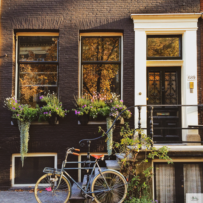 ride a bike in Amsterdam, cycle Amsterdam, bike rental Amsterdam, Julia Willard, Julie Willard, Julia Arias, Falling Off Bicycles