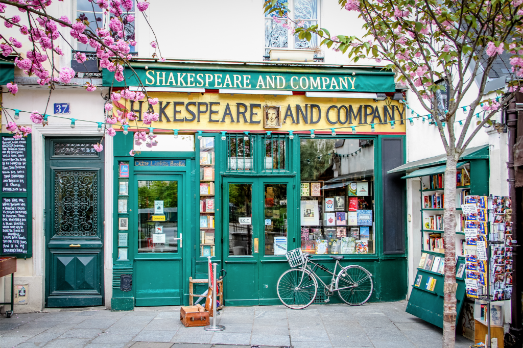 Julia Willard, Falling Off Bicycles, Notre Dame, English bookshop Paris, Valentine photo