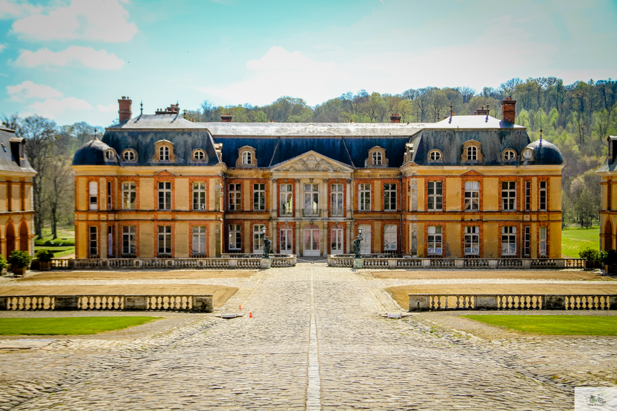wide angle photos of the outside of the Château de Dampierre