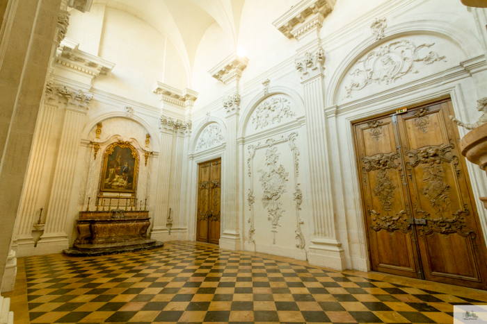 Checkered floors on the office of tourism in dijon