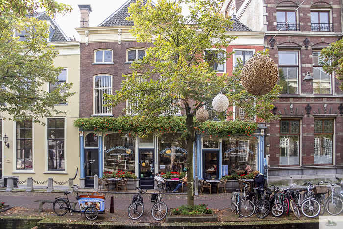 porcelain, Julia Willard, Julie Willard, Falling Off Bicycles, Delft, Amsterdam blog, Netherlands blog, what to do in Delft, Paris blog, Royal Delft, Bike and Bite, Amsterdam day trip