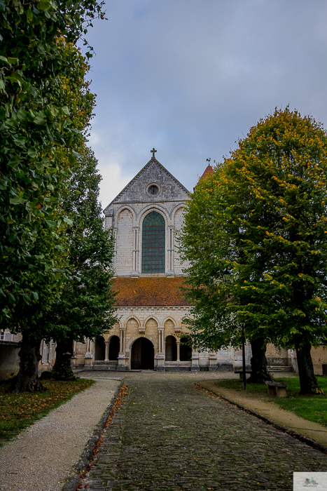 Julia Willard, Julie Willard, Julia Arias, Falling Off Bicycles, My Bourgogne, Yonne, Auxerre, Chablis, Noyers, Vezelay, wine, Hotel du Vieux Moulin, fall leaves, wine trip, Paris getaway, Abbaye de Pontigny, Hostellerie du Clos, Auxerre