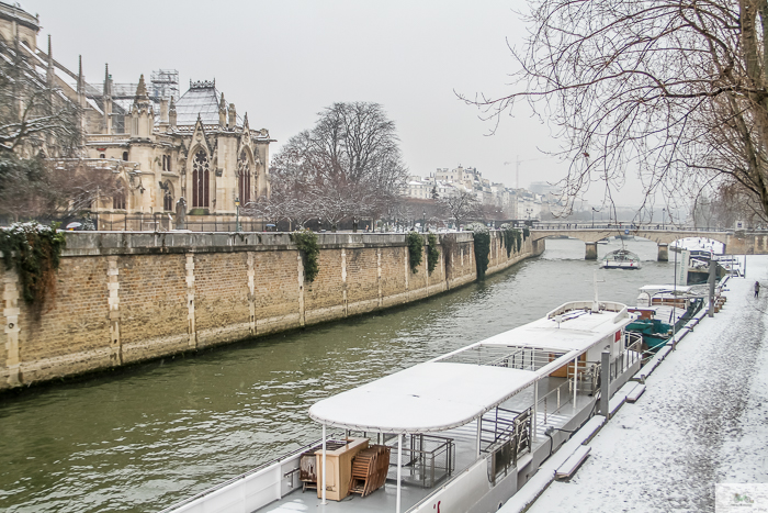 Julia Willard, Julie Willard, Julia Arias, Falling Off Bicycles, Paris blogger, Paris blog, France blog, Paris snow, winter in Paris, Saint Michel, Notre Dame, Paris metro, Ile Saint Louis