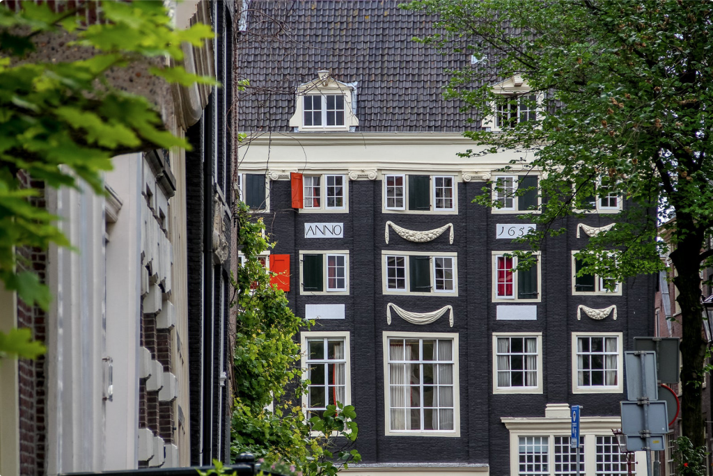 Falling Off Bicycles, Julia Willard, Amsterdam, boat on a canal, grachten, Amsterdam photography