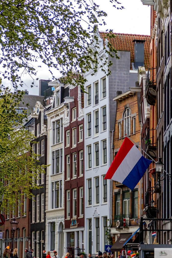 Julia Willard, Julia Arias, Julie Willard, King's Day Amsterdam, Queen's Day Amsterdam, Falling Off bicycles, biking in Amsterdam