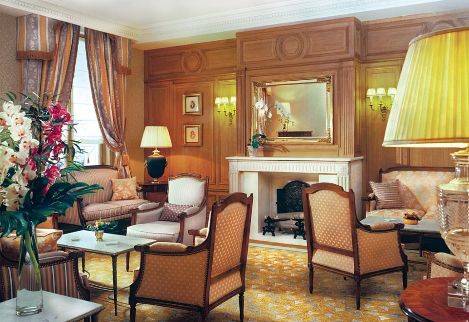 inside the room at Hôtel Mayfair
