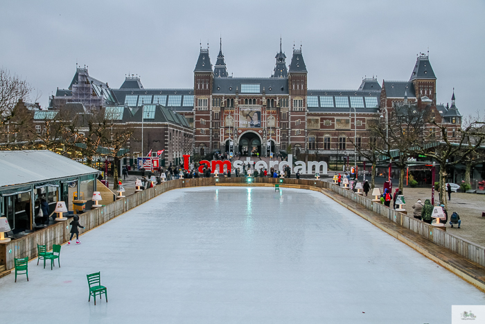 Julia Willard, Julie Willard, Falling Off Bicycles, Julia Arias, Europe photography, Amsterdam, Christmas in Amsterdam, bike in Amsterdam