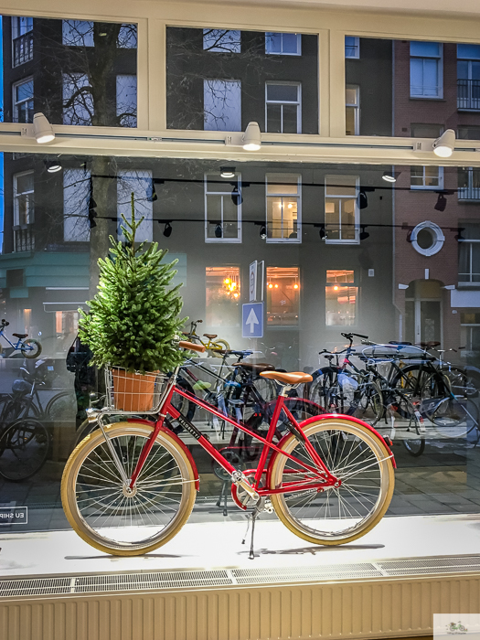 Julia Willard, Julie Willard, Falling Off Bicycles, Julia Arias, Europe photography, Amsterdam, Christmas in Amsterdam, bike in Amsterdam