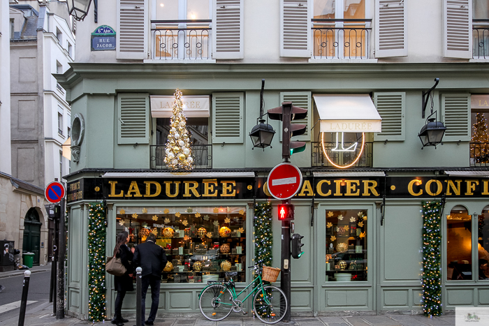 Julia Willard, Julie Willard, Julia Arias, Falling Off Bicycles, FOB bike, Falling Off Bicycles photography, American in Paris, Christmas in Paris, Paris blog, Noel à Paris, solo bike parking, biking in Paris, bike blog Paris, biking in France, pretty city Paris