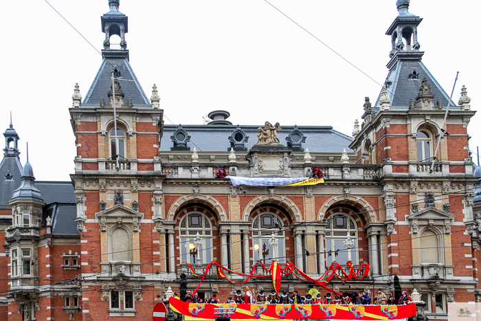 Julia Willard, Falling Off Bicycles, Julie Willard, Julia Arias, Sinterklaas, Christmas, Leidseplein, Dutch traditions