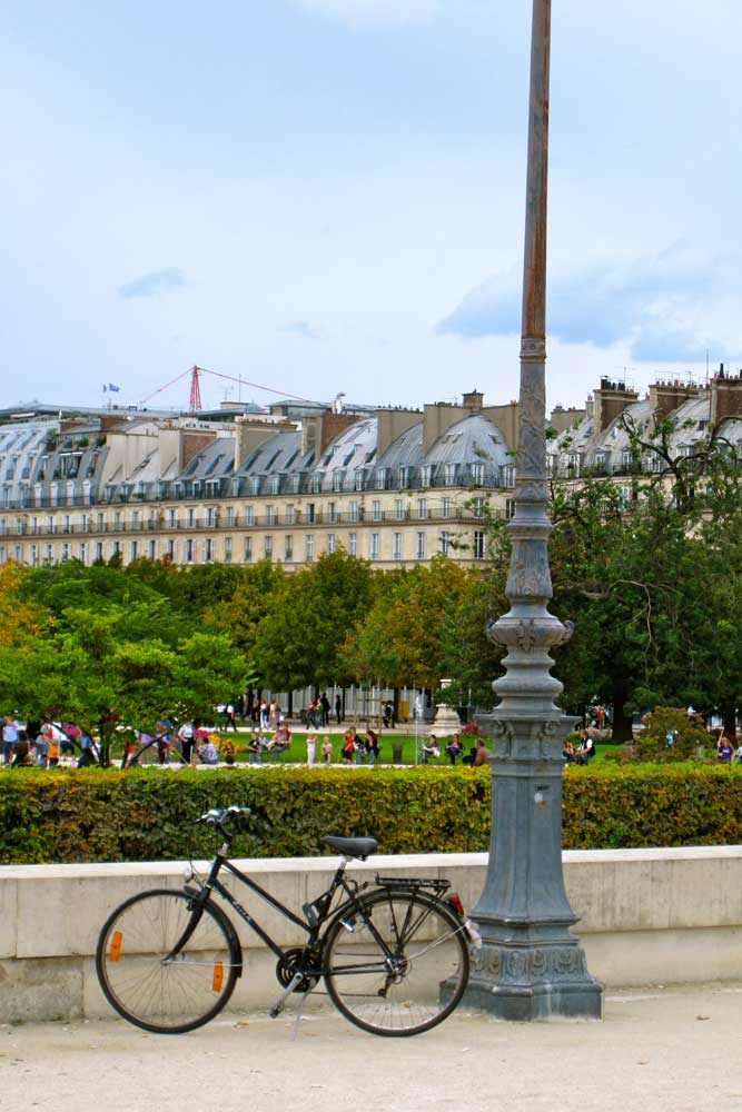 Tuileries bicycle Falling Off Bicycles