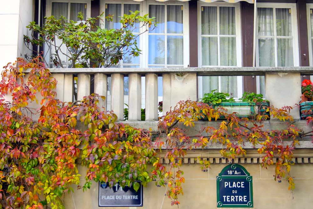 Falling Off Bicycles Paris