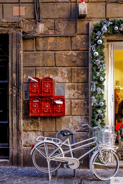 Julia Willard, Julie Willard, Falling Off Bicycles, Julia Arias, bike in France, American in Rome,, Christmas in Rome, cycle Rome