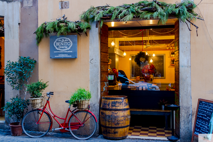 Julia Willard, Julie Willard, Falling Off Bicycles, Julia Arias, bike in France, American in Rome,, Christmas in Rome, cycle Rome