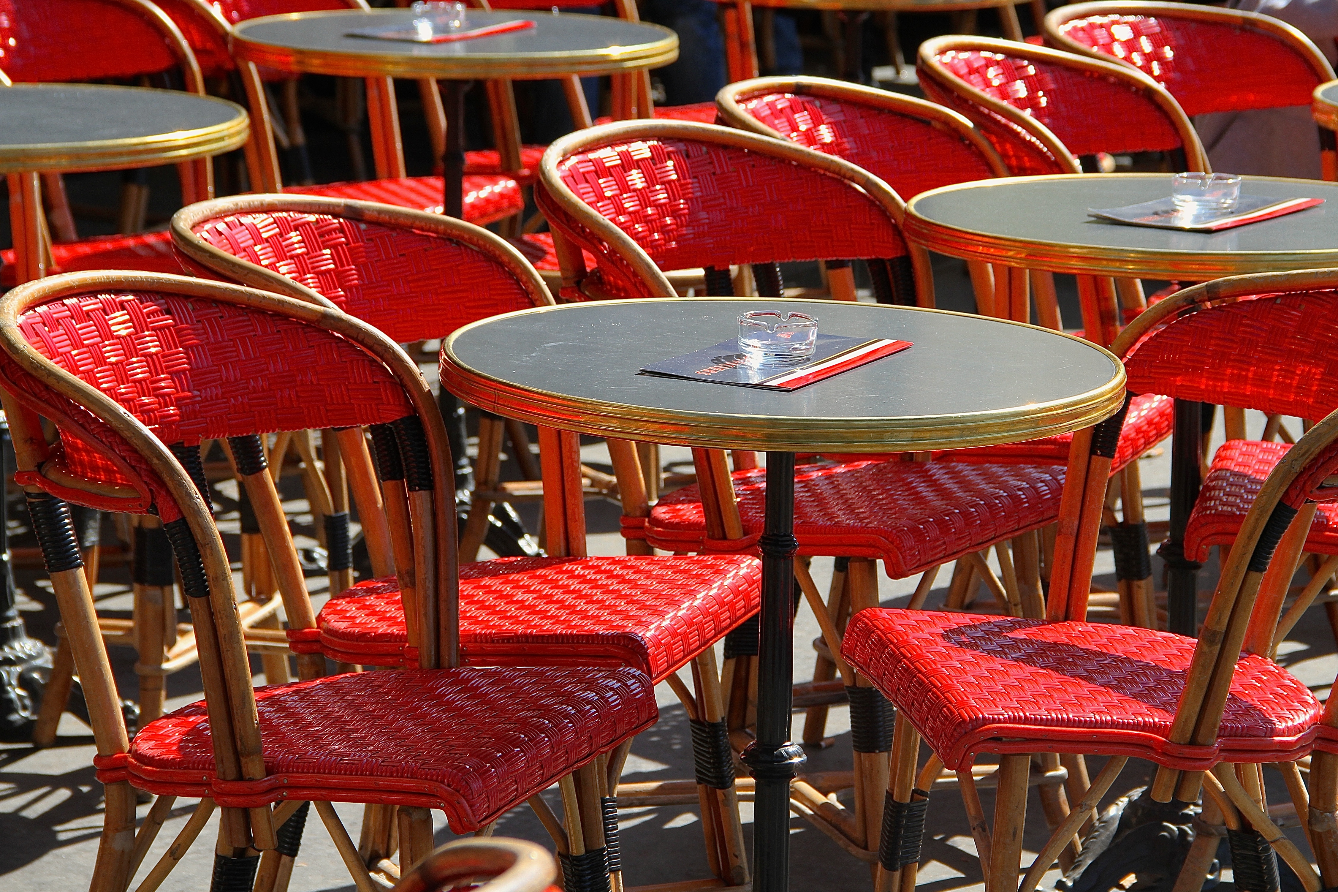 red table and chairs Paris