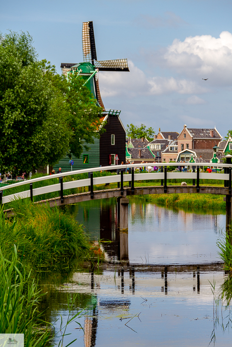 Julia Willard, Julie Willard, Julia Arias, Dutch windmills, windmills, Falling Off Bicycles, cycle Holland, biking Amsterdam, Amsterdam day trip, Spring in Holland, Netherlands spring, Zaanse Schans, Zaandam