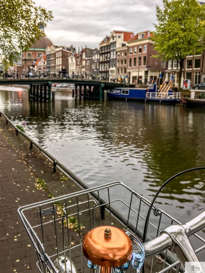 Julia Willard, Veloretti, Julia Arias, Julie Willard, Amsterdam, Netherlands, biking in Amsterdam,