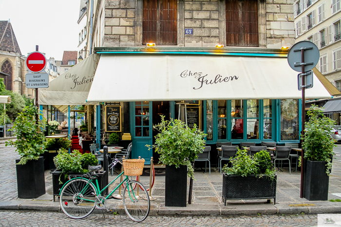 Julia Willard, Julie Willard, Falling Off Bicycles, Paris, Paris photographer, spring in Paris, biking in Paris, Notre Dame, wisteria, cherry blossoms in Paris, green bike blog, green bike instagram, spring flowers