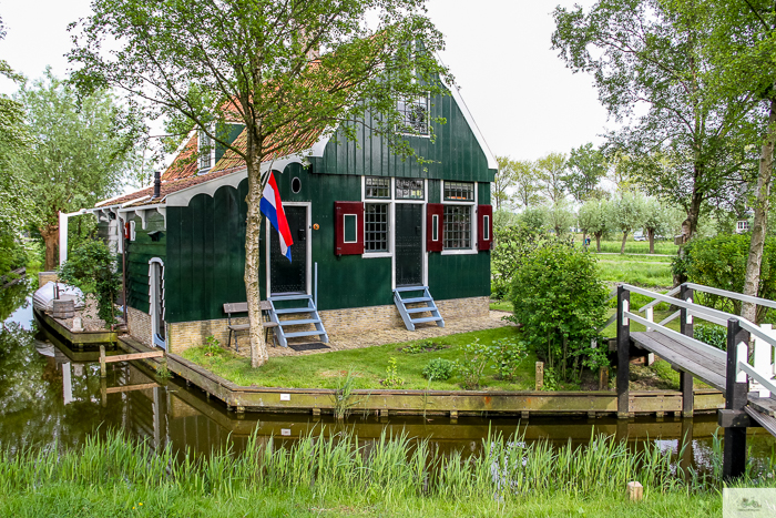 Julia Willard, Julie Willard, Julia Arias, Dutch windmills, windmills, Falling Off Bicycles, cycle Holland, biking Amsterdam, Amsterdam day trip, Spring in Holland, Netherlands spring, Zaanse Schans, Zaandam