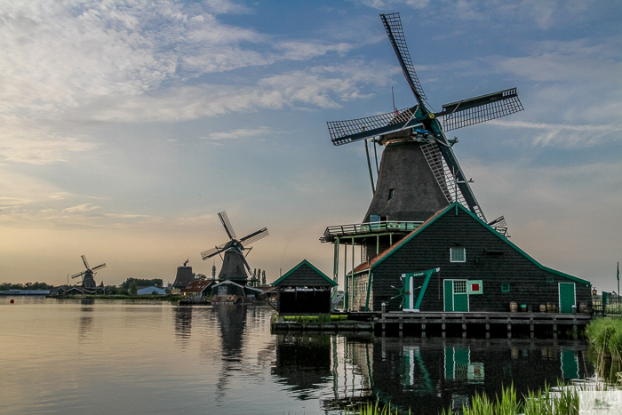 Julia Willard, Julie Willard, Julia Arias, Dutch windmills, windmills, Falling Off Bicycles, cycle Holland, biking Amsterdam, Amsterdam day trip, Spring in Holland, Netherlands spring,Zaanse Schans