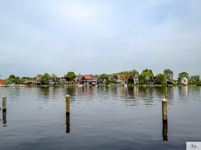 Julia Willard, Julie Willard, Julia Arias, Dutch windmills, windmills, Falling Off Bicycles, cycle Holland, biking Amsterdam, Amsterdam day trip, Spring in Holland, Netherlands spring, Zaanse Schans, Zaandam