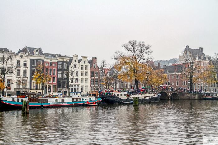 Julia Willard, Julie Willard, Falling Off Bicycles, Julia Arias, Europe photography, Amsterdam, Christmas in Amsterdam, bike in Amsterdam