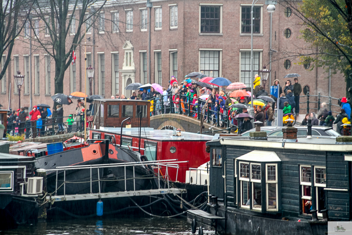 Julia Willard, Julie Willard, Falling Off Bicycles, Julia Arias, Europe photography, Amsterdam, Christmas in Amsterdam, bike in Amsterdam