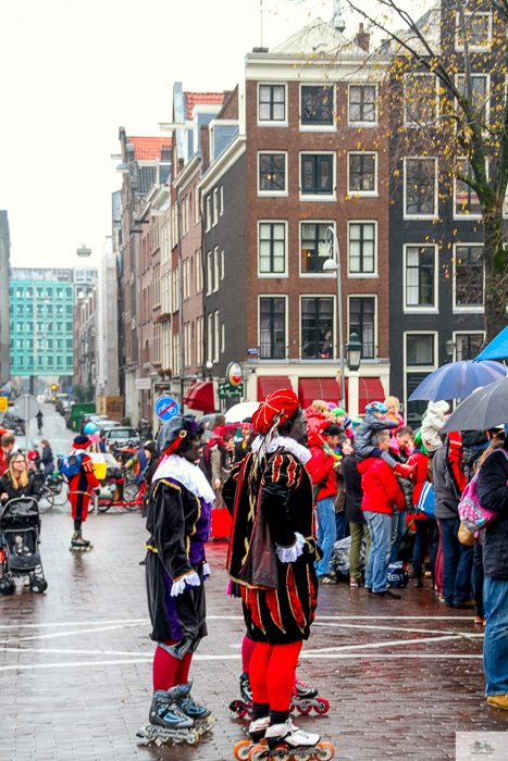 Julia Willard, Julie Willard, Falling Off Bicycles, Julia Arias, Europe photography, Amsterdam, Christmas in Amsterdam, bike in Amsterdam