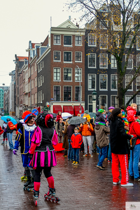 Julia Willard, Julie Willard, Falling Off Bicycles, Julia Arias, Europe photography, Amsterdam, Christmas in Amsterdam, bike in Amsterdam